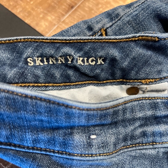 American Eagle Skinny Kick Jeans - Picture 5 of 9